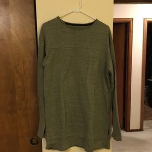Long sleeve shirt (Green).